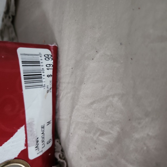 Sandals - Picture 3 of 3